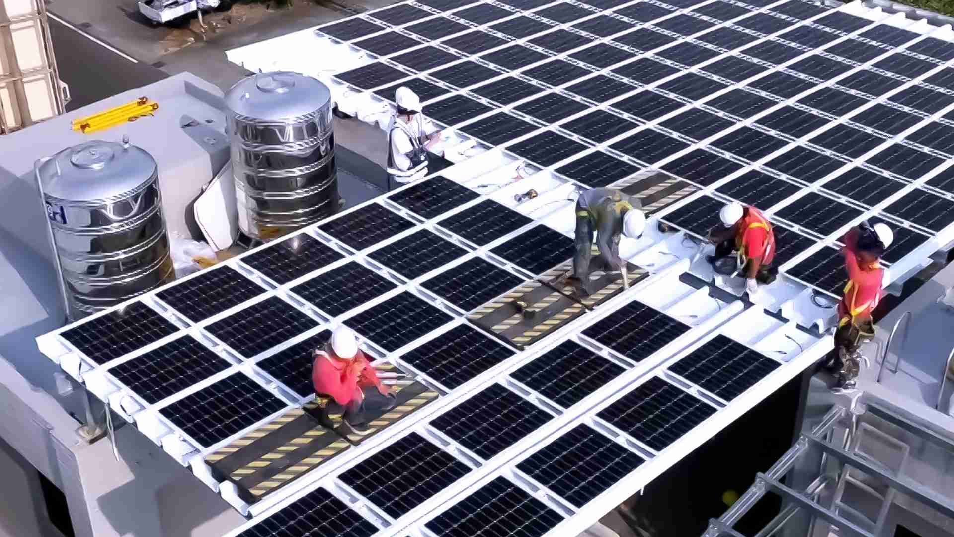 口袋牛店着力于替代能源之技术研发，，，，如光电浪板的相关制程、、、、设备与产品，，，其中所开发之光电整合型浪板，，减少传统金属支架安装，，，，更提升耐候度，，可广泛运用于多元场域，，，并辅助建筑达到净零碳排目标