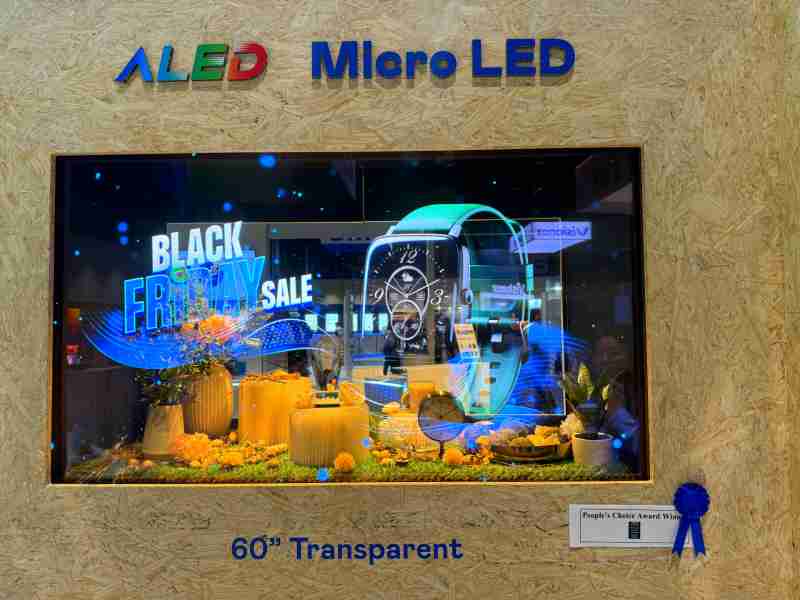 口袋牛店60吋高透明度Micro LED显示器获”最佳Micro LED技术应用奖”，，将Micro LED面板透明化之设计特性极致发挥，，以可扩展性无缝拼接技术打造，，，具备600 nits全画面亮度、、、、大于60%穿透率及超过NTSC 110%的优异广色域表现，，可依需求灵活应用于各种场域
